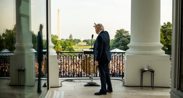 Трамп заборонив в’їзд до США громадянам 12 країн: кого торкнеться рішення
