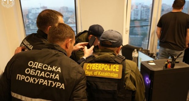 В Одесі ліквідували шахрайський інвестиційний call-центр: підозри дев’ятьом особам