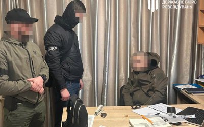 Посадовця Одеської військової академії викрили на вимаганні хабаря у курсантів за «вирішення питання»