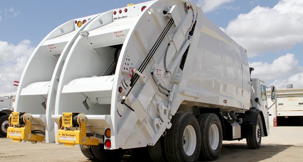 У Київському районі Одеси сміттєвоз на смерть збив пішохода