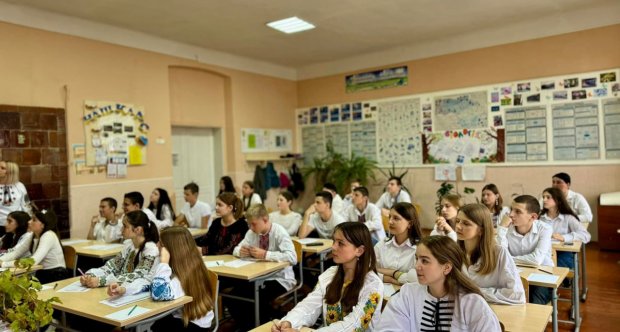 МОН анонсувало підвищення зарплат педагогів у 2026 році та реформу оплати праці у 2027-му