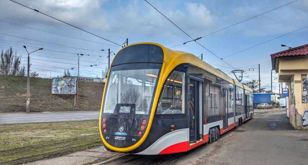 Трамвай №20 в Одесі тимчасово зупинив роботу через негоду та загрозу підтоплень